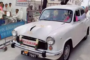 Pocharam opts for Ambassador car to submit nomination papers