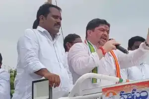 Ponnam urges public to place trust in Congress