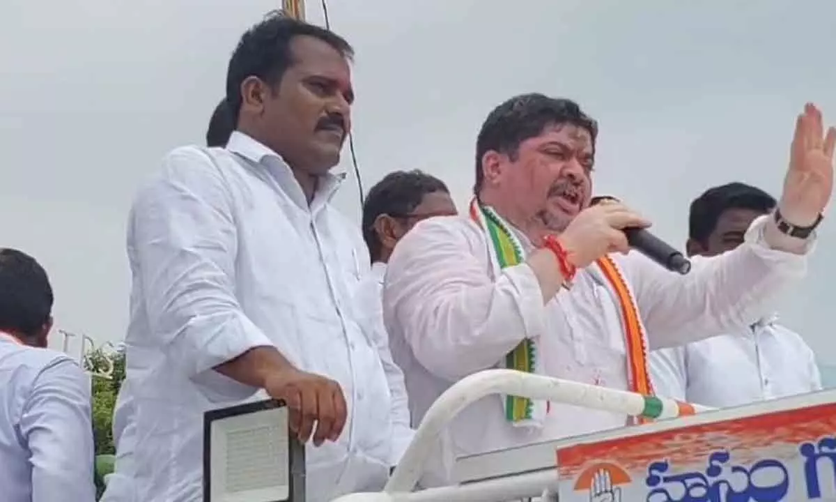 Ponnam urges public to place trust in Congress