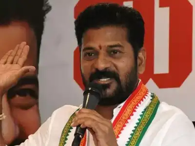 Revanth claims Cong manifesto caused panic at BRS press