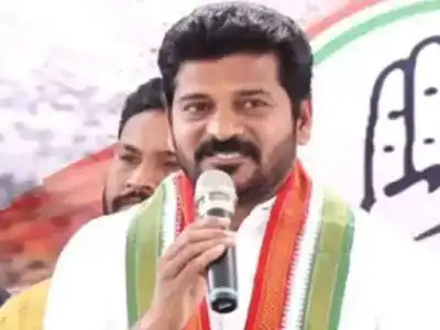 Video: Kata Srinivas Goud Followers Protest Outside Revanth Reddy House