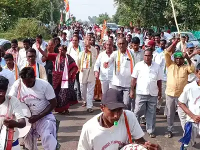 Seethakka warns against falling for BRS leaders’ deceitful tactics