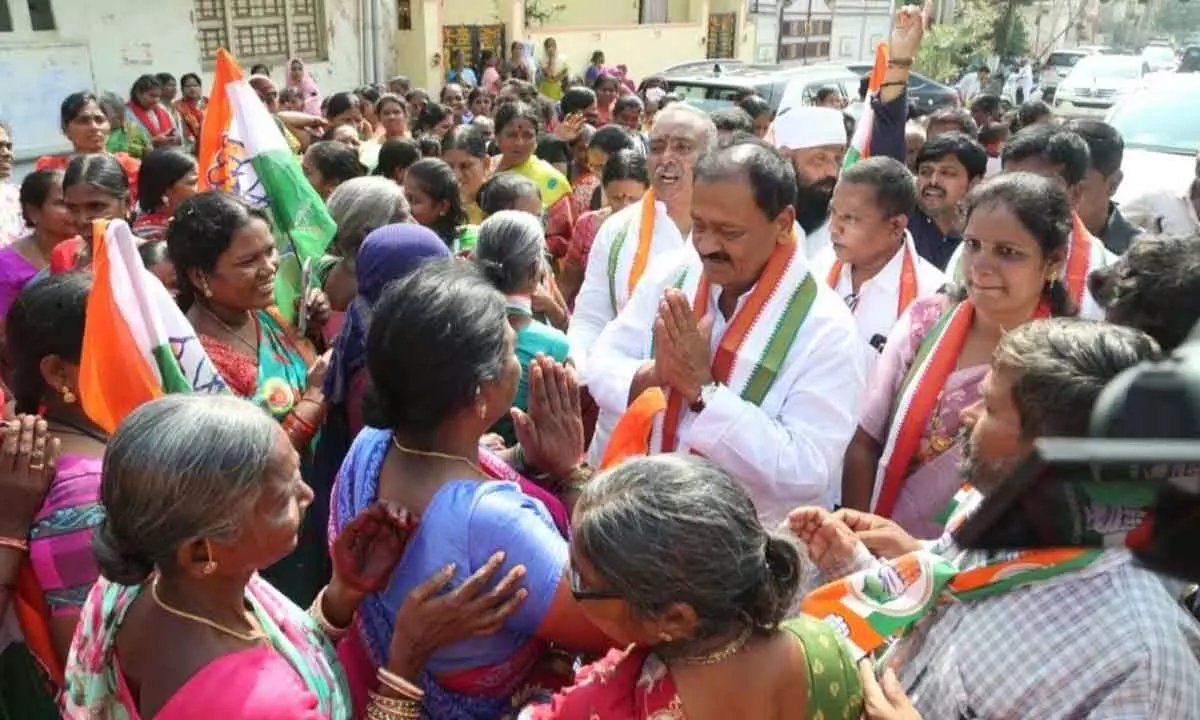 Shabbir Ali accuses KCR of betraying Dalits