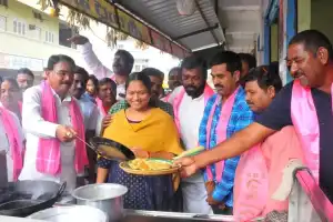 SNR showcases culinary skills by preparing hot puris during campaign in Wanaparthy
