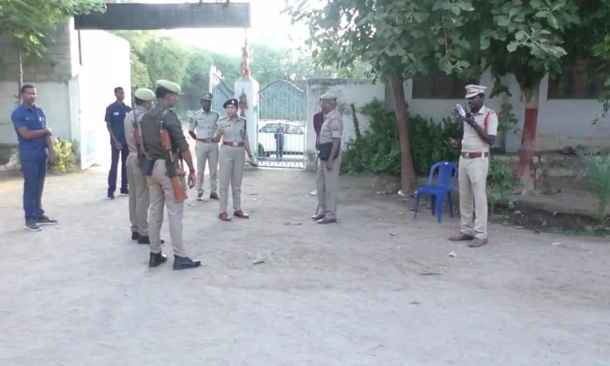 SP carries out inspection of polling stations