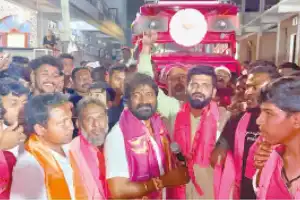 Srinivas urges votes for development and welfare in Mahabubnagar