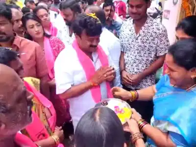 Talasani Srinivas Yadav assures people in Ameerpet that Congress cannot be trusted