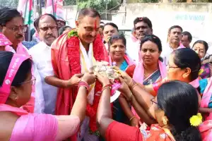 Uppal BRS candidate seeks support in AS Rao Nagar, urges for KCR to be reinstated as CM