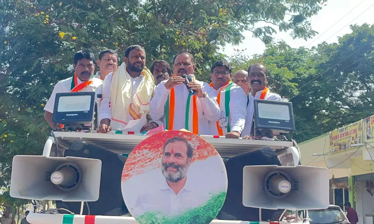 Vajresh Yadav, Medchal candidate, accuses KCR of plagiarizing Congress guarantee