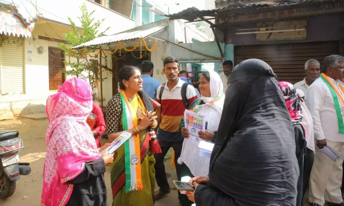 Venela, Congress candidate for Secunderabad Cantonment, campaigns in the bearers line