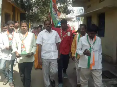 Venela, Congress candidate for Secunderabad Cantonment, organizes lively road show at Regimental Bazar