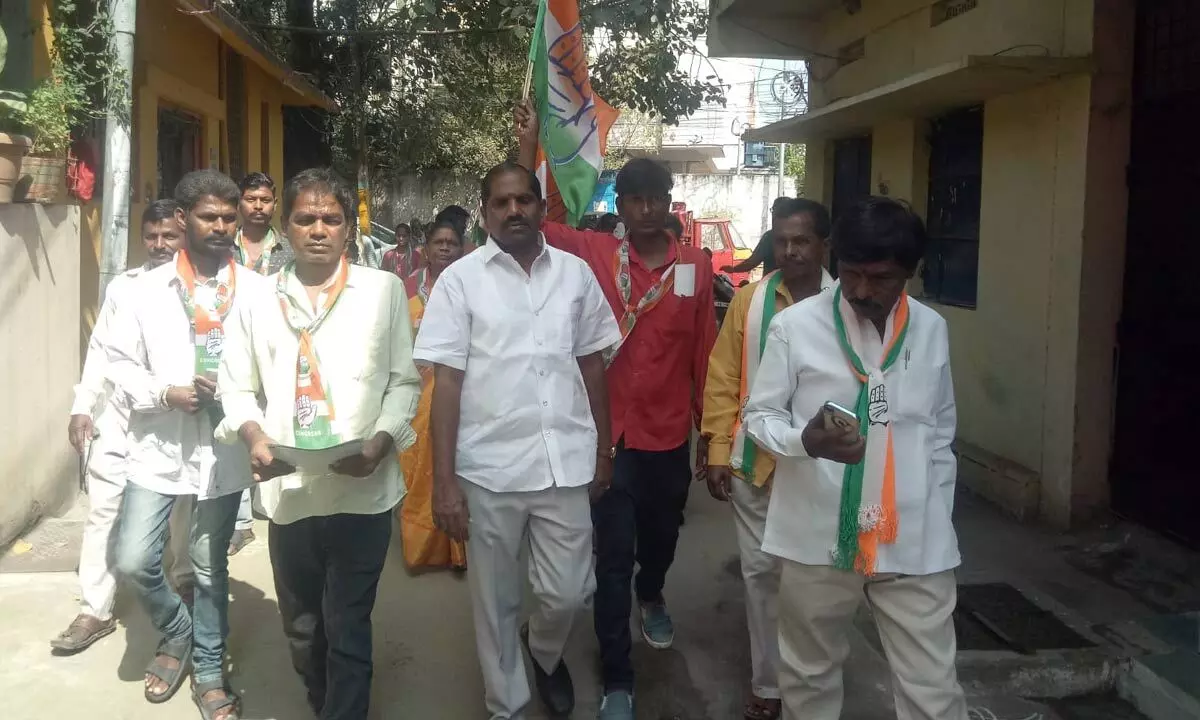 Venela, Congress candidate for Secunderabad Cantonment, organizes lively road show at Regimental Bazar
