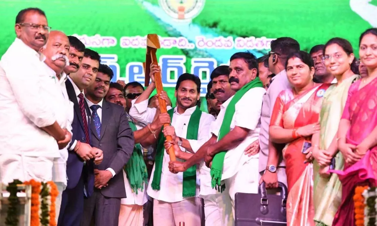 YS Jagan warns against falling for Chandrababu Naidu’s deceptive pledges