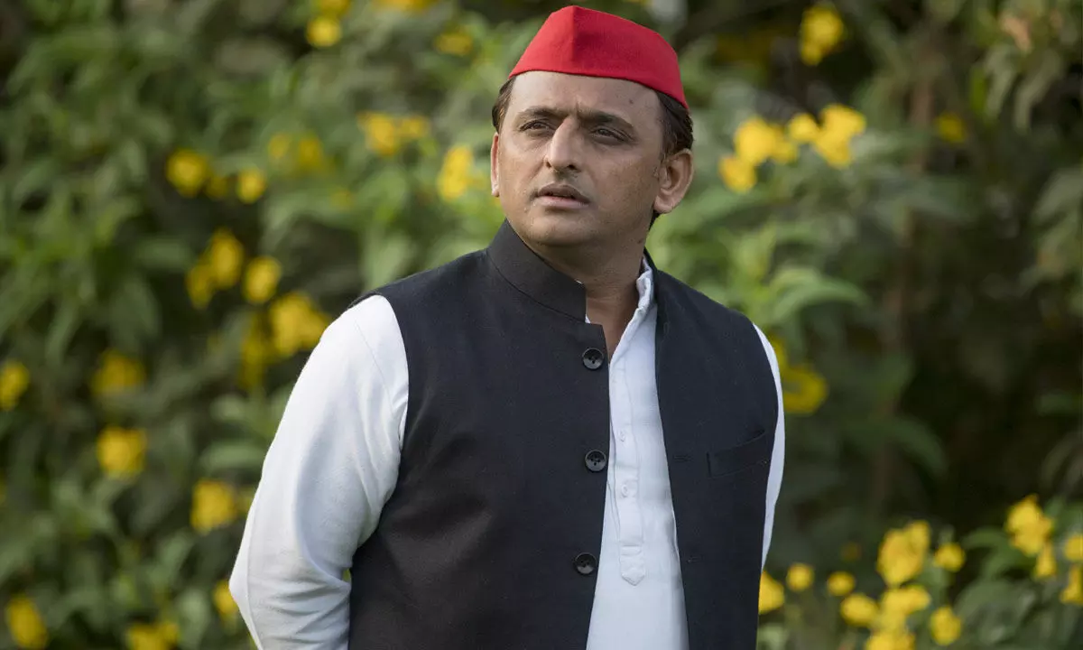Akhilesh Yadav, Former UP CM, Expresses Concern for KCR’s Health and Prays for Swift Recovery
