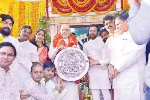 Amit Shah visits Bhagyalakshmi temple in Hyderabad for prayers