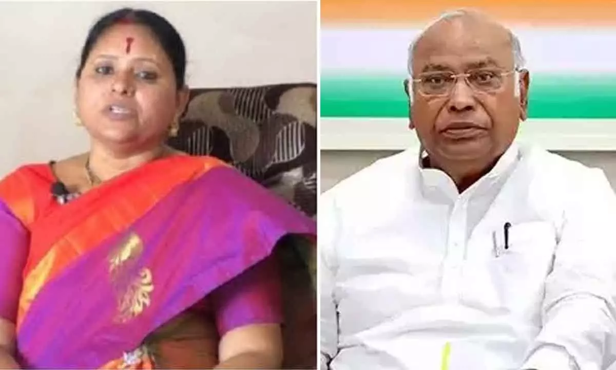 Chief of TS BJP Mahila Morcha Demands Resignation of Kharge