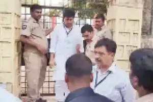 Congress and MIM engage in a clash during polls in Hyderabad