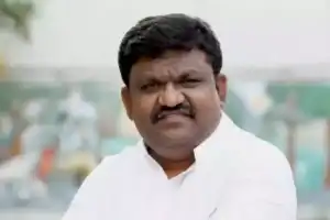 Deshapati accuses Cong and BJP of conspiring to merge 7 T mandals in AP