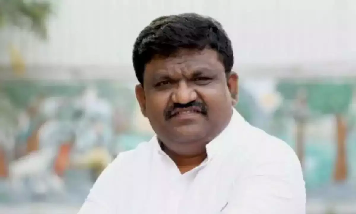 Deshapati accuses Cong and BJP of conspiring to merge 7 T mandals in AP