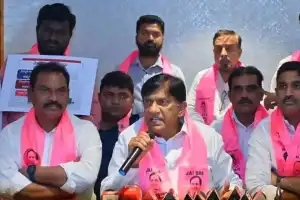 Karimnagar: BRS government’s assets should be a topic of discussion for Congress as well