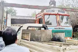 Locals in Hyderabad urge authorities to take action on RoB near Bolarum Station