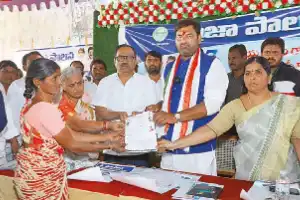 MLA Janampally Anirudh Reddy advises against rushing to fill out applications for government benefits