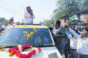 Naini assures that Congress will honor all its promises