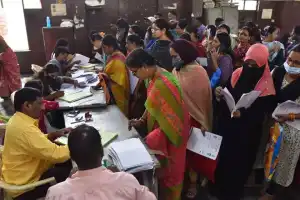 Praja Palana experiences ongoing heavy rush on second day