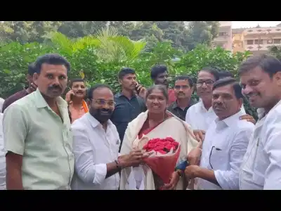Seethakka receives an enthusiastic reception