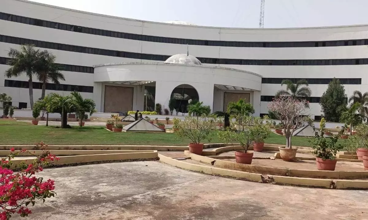 Sharing of RTC assets between Andhra Pradesh and Telangana remains unresolved