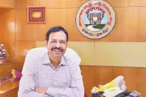 TSRTC staff requests passengers to maintain courtesy, says Sajjanar