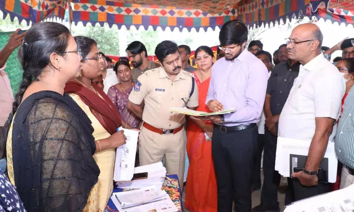 VP Goutham, Collector, conducts inspection of application centre
