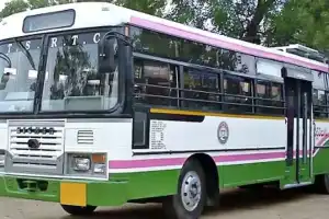 Woman advised to choose Palle Velugu buses for short-distance travel by TSRTC