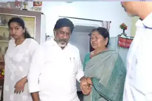 Bhatti offers complete support to the Gaddar family