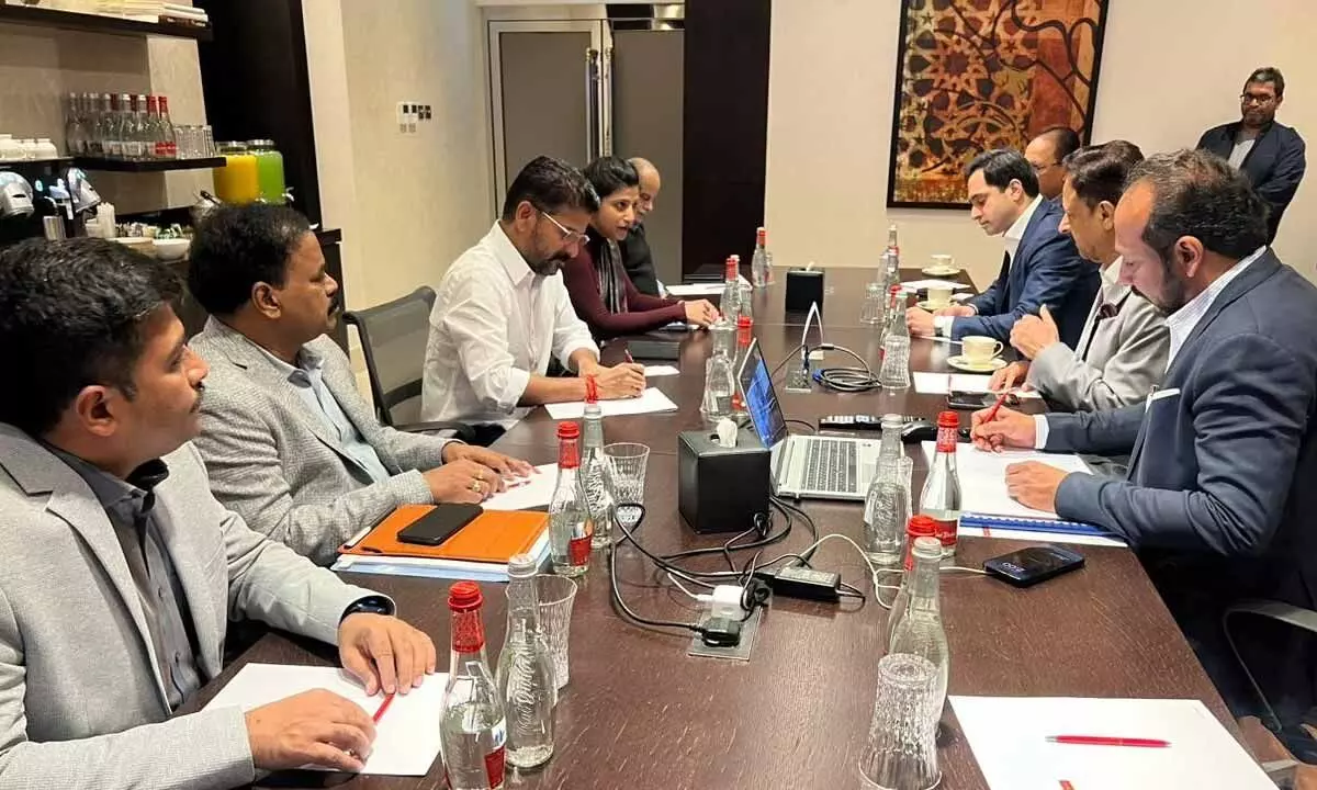 CM consults with international experts on Musi River development