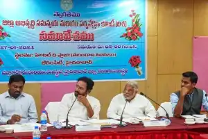 Government should prioritize the development of Hyderabad city