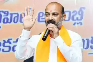 Karimnagar MP Bandi gets emotional over his Karseva pictures