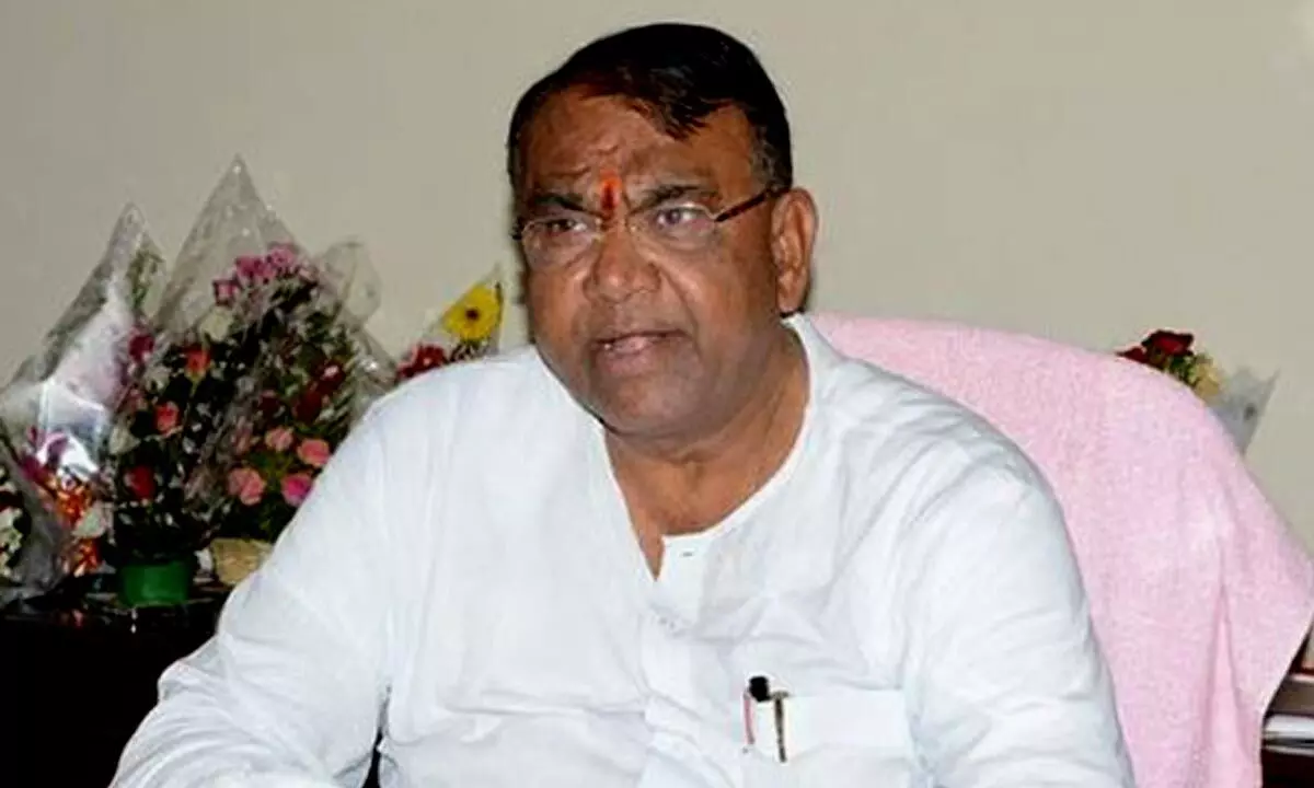 Pocharam criticizes government for wasting time on Delhi tours