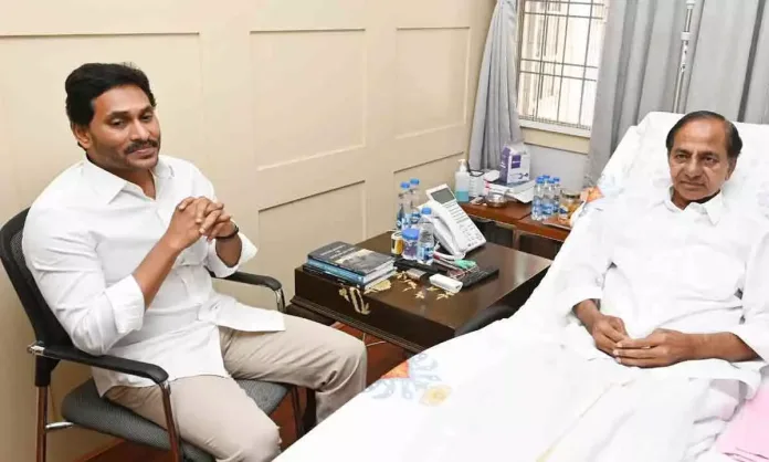 Rumour Mills Abuzz as YS Jagan Mohan Reddy and K Chandrasekhar Rao Meet in Hyderabad