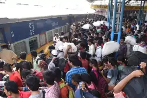 Sankranti rush fills bus and railway stations