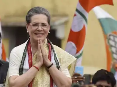 Sonia Gandhi announces her candidacy for LS polls from Khammam