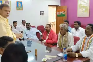 Tulasi Reddy urges party members to strive for Congress triumph in parliamentary elections