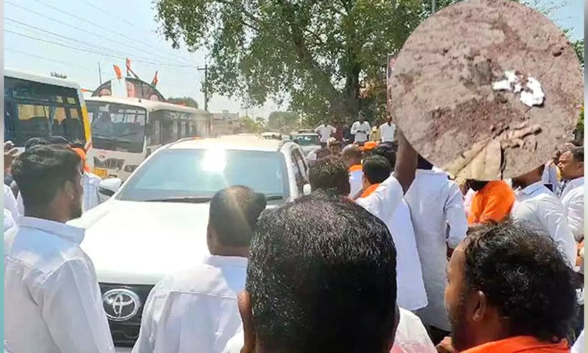 Bandi Sanjay’s yatra experiences tension as unidentified individuals throw eggs at his convoy