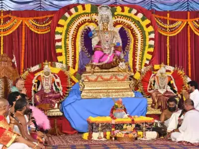 Chief Minister YS Jagan seeks blessings from Raja Shyamala at Visakha Sarada Peetham