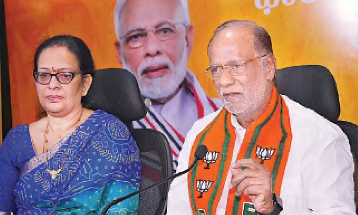 Dr. Laxman receives strong support from the people for ‘Vijay Sankalpa Yatra’