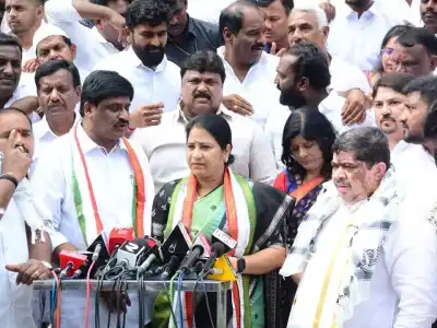 Hyderabad Deputy Mayor and her spouse switch to Congress party