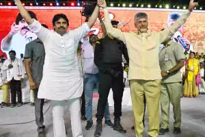 Jenda meeting: Pawan Kalyan aggressively criticizes Jagan, while Chandrababu Naidu maintains restrained attacks
