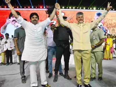 Jenda meeting: Pawan Kalyan aggressively criticizes Jagan, while Chandrababu Naidu maintains restrained attacks