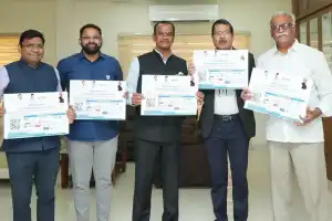 Komatireddy encourages young people to seize opportunities at job fair
