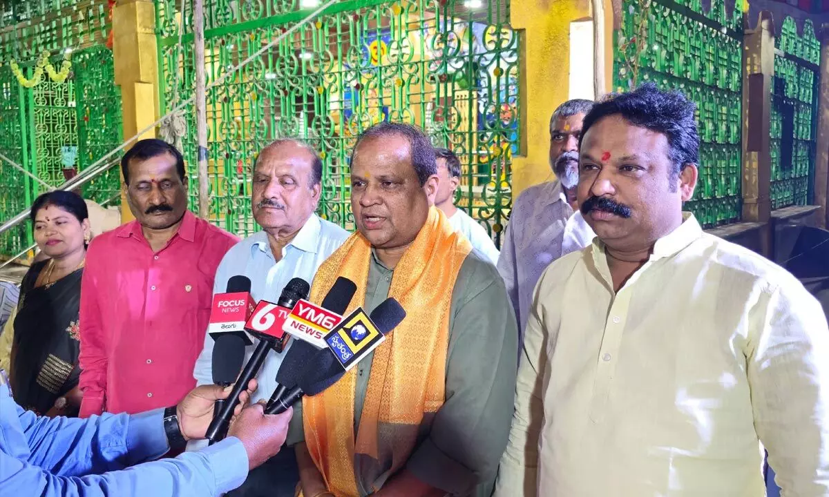 MLA Ganesh Congratulates Newly Elected Community Members of Mahamkali Temple amidst Controversy